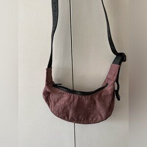BAGGU mini nylon crescent bag in peppercorn